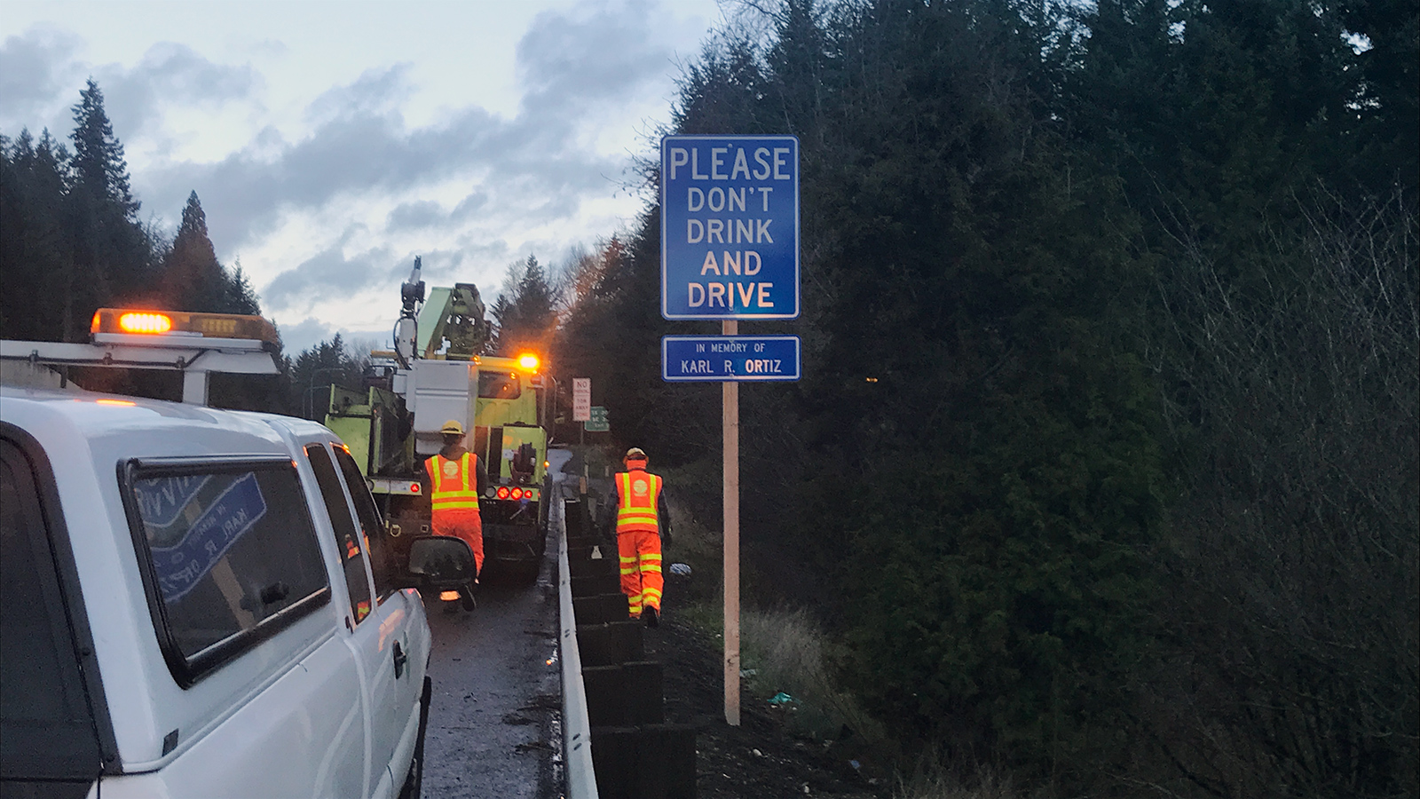 A sign reading "Please don't drink and drive"